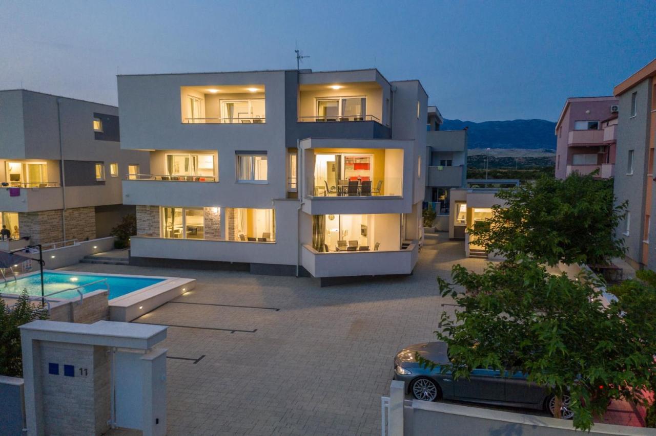 Apartments & Rooms Danivan Pool Villas B โนวาลยา ภายนอก รูปภาพ