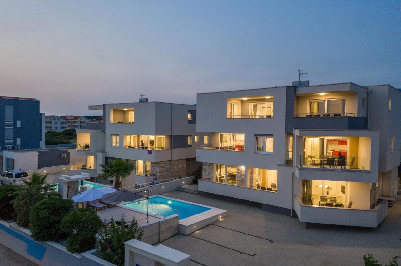 Apartments & Rooms Danivan Pool Villas B โนวาลยา ภายนอก รูปภาพ