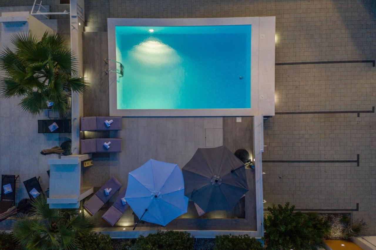 Apartments & Rooms Danivan Pool Villas B โนวาลยา ภายนอก รูปภาพ