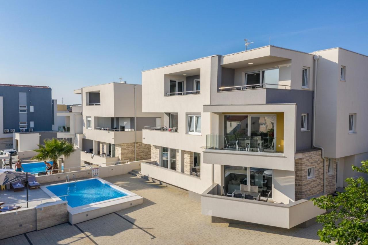 Apartments & Rooms Danivan Pool Villas B โนวาลยา ภายนอก รูปภาพ